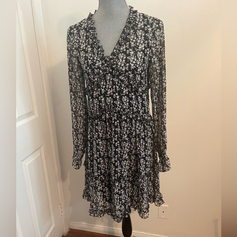 Express Black and White Floral Long Sleeve Dress. Size Small.